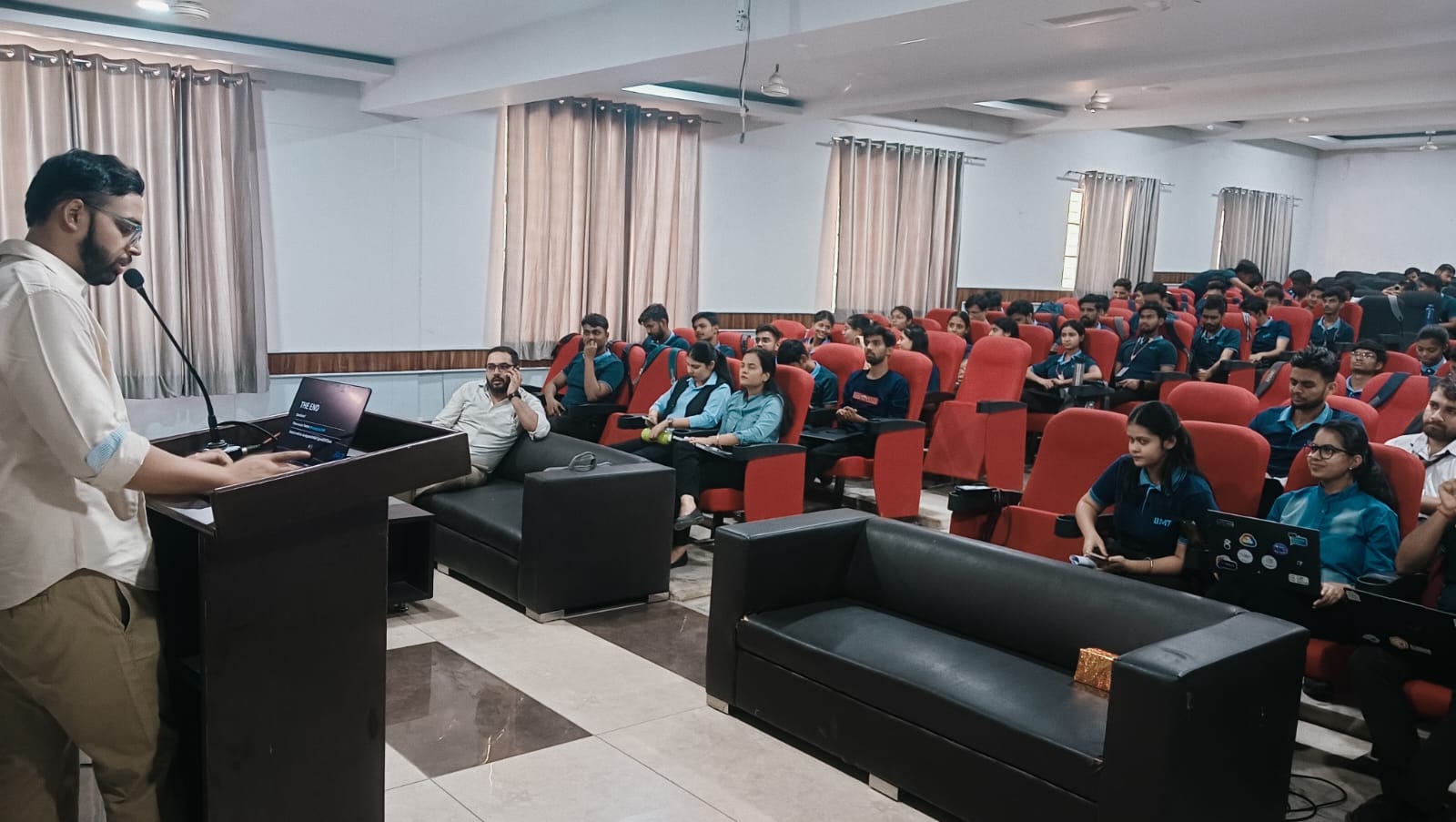 Vipul Gupta presenting a workshop